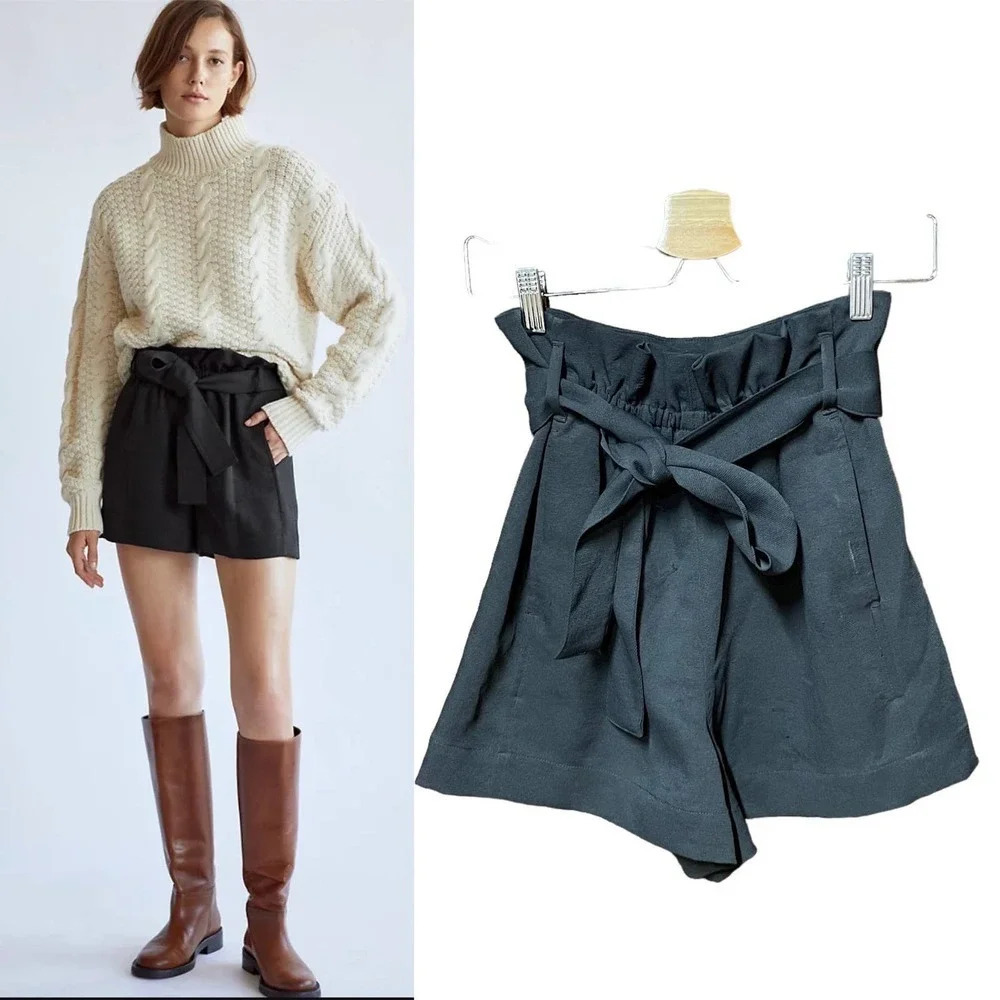 Aritzia Wilfred Paperbag Shorts in Black‎ Size 2